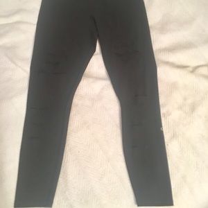 ALO Yoga Pants - Alo- High waisted Ripped Warrior ALO Yoga Pants - Alo- High waisted Ripped Warrior